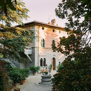 https://villa-la-commenda-concordia.it-tuscanyhotel.com